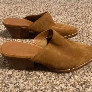 Size 7.5 closed toe brown suede with little heel slip on booties